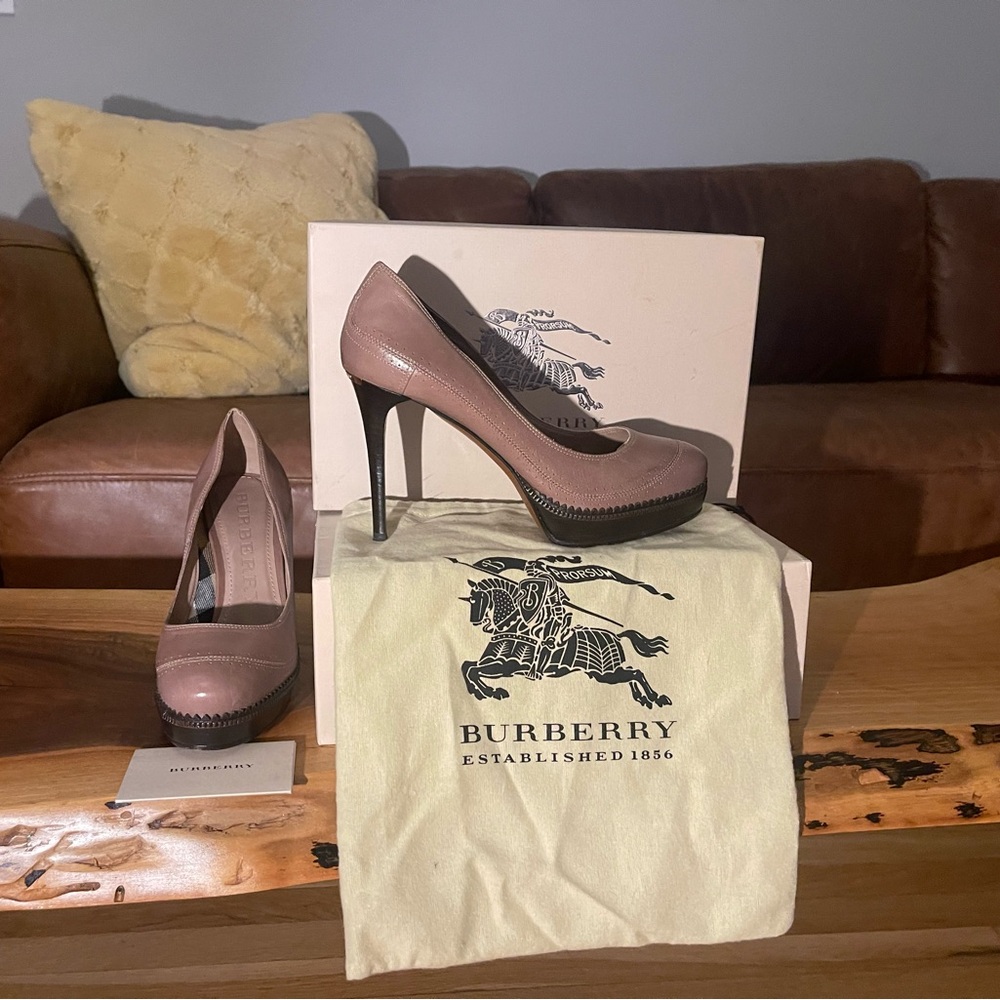 Authentic Burberry Brown Leather Platform Pumps – Size 8